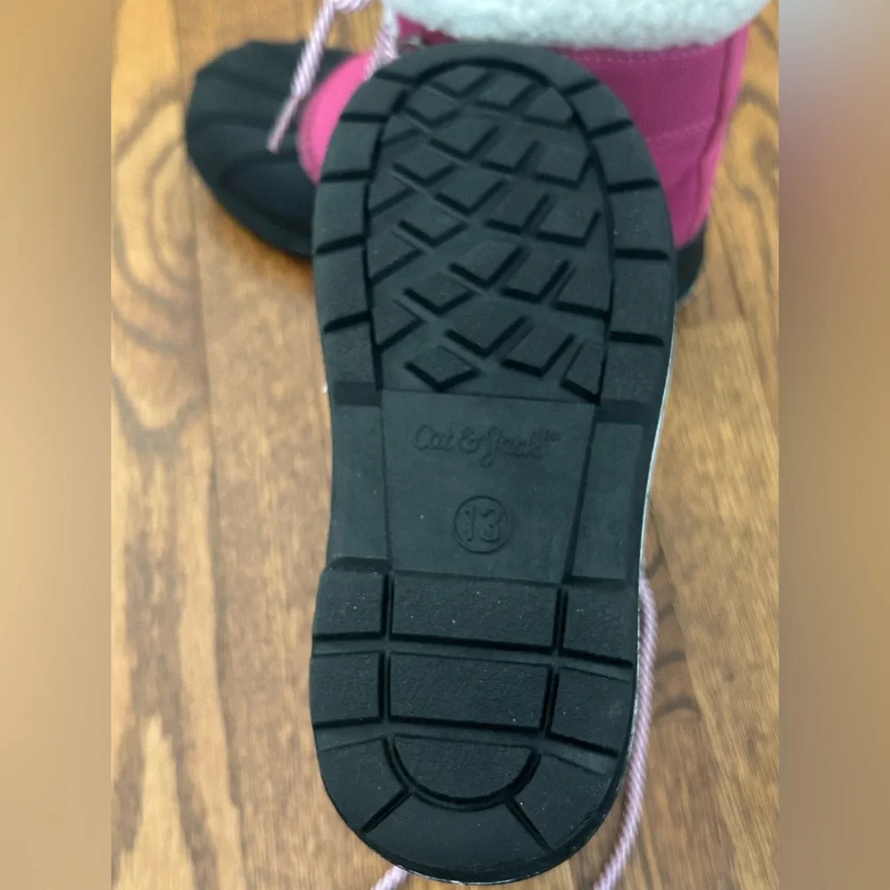 Cat & Jack Girls Pink Thermolite Faux Fur Snow Duck Boots Size 13